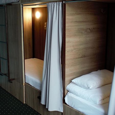 All Eyes Hostel Каменец-Подольский Экстерьер фото