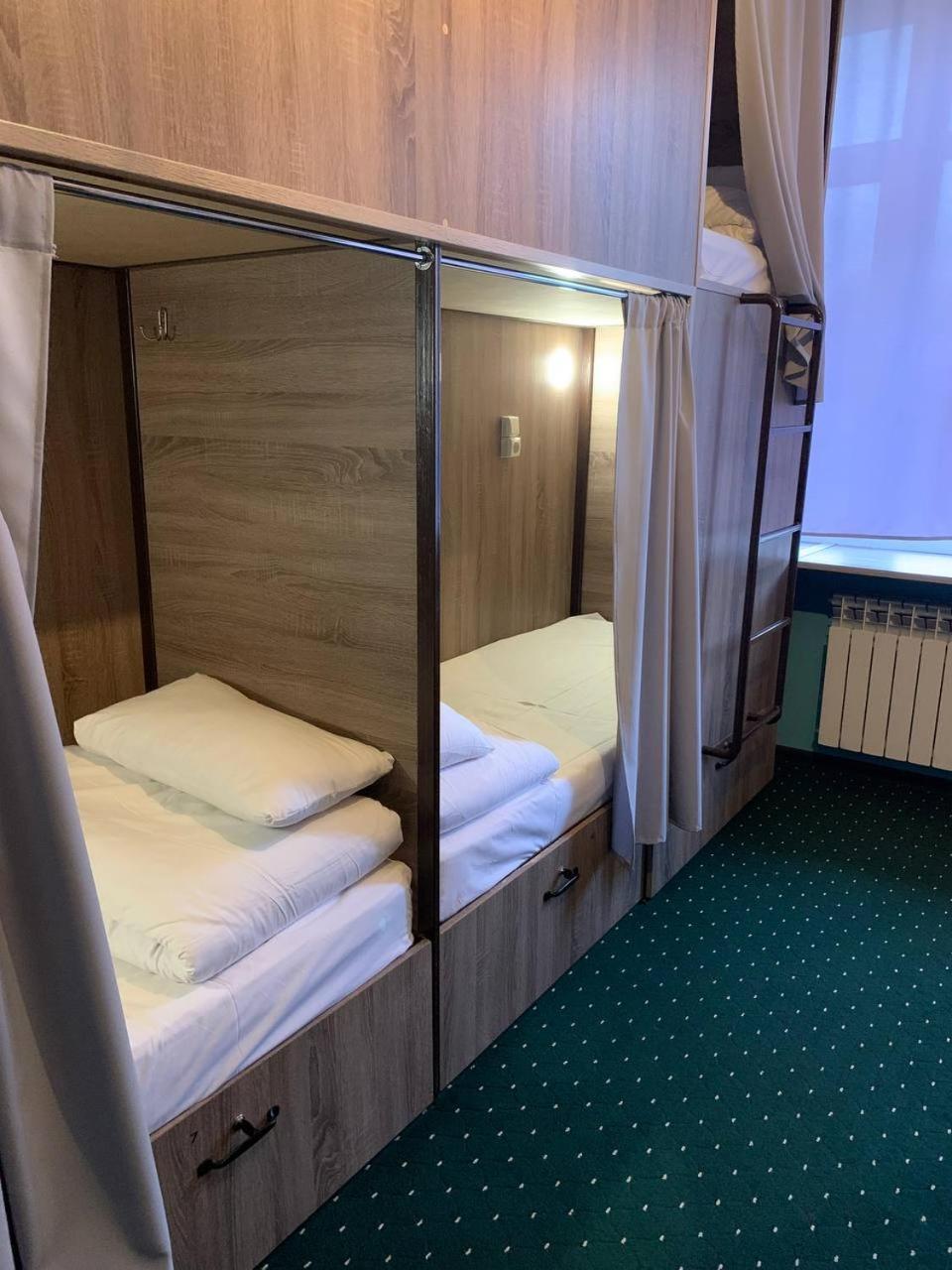 All Eyes Hostel Каменец-Подольский Экстерьер фото