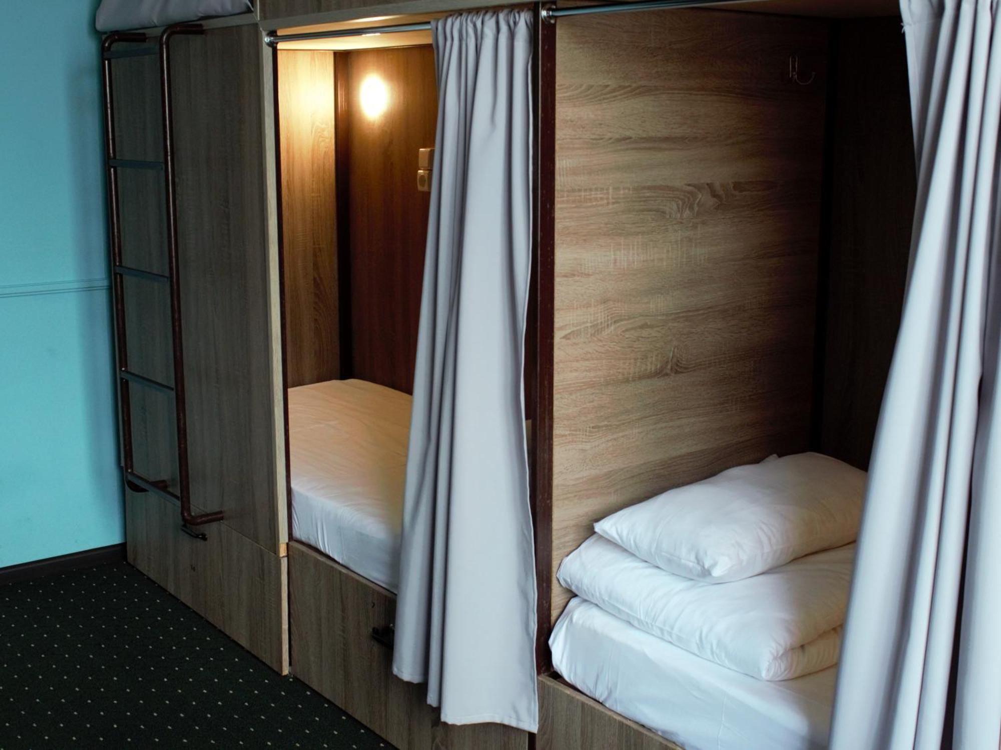 All Eyes Hostel Каменец-Подольский Экстерьер фото