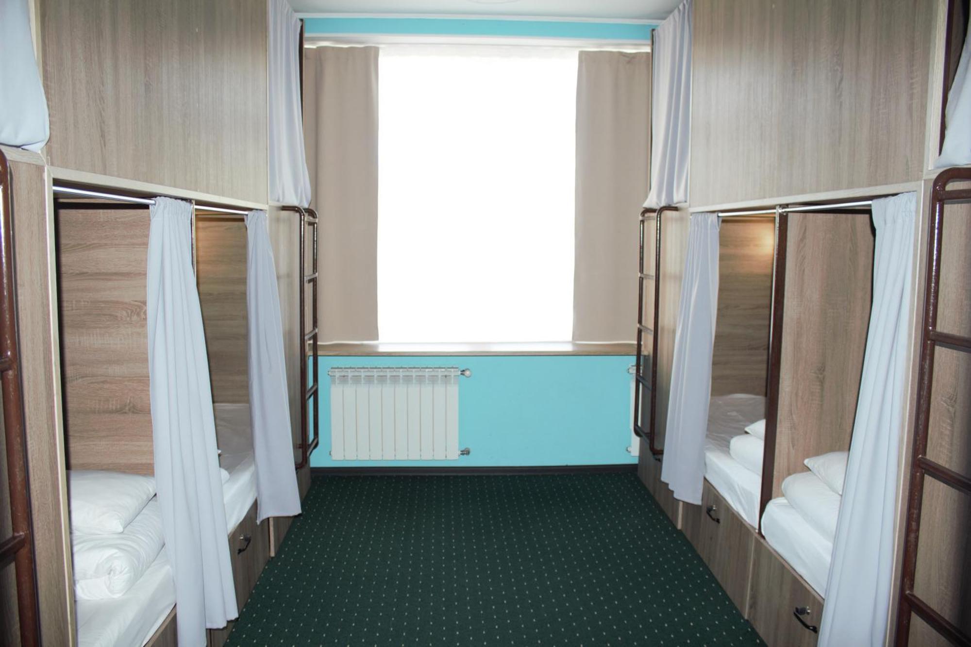 All Eyes Hostel Каменец-Подольский Экстерьер фото