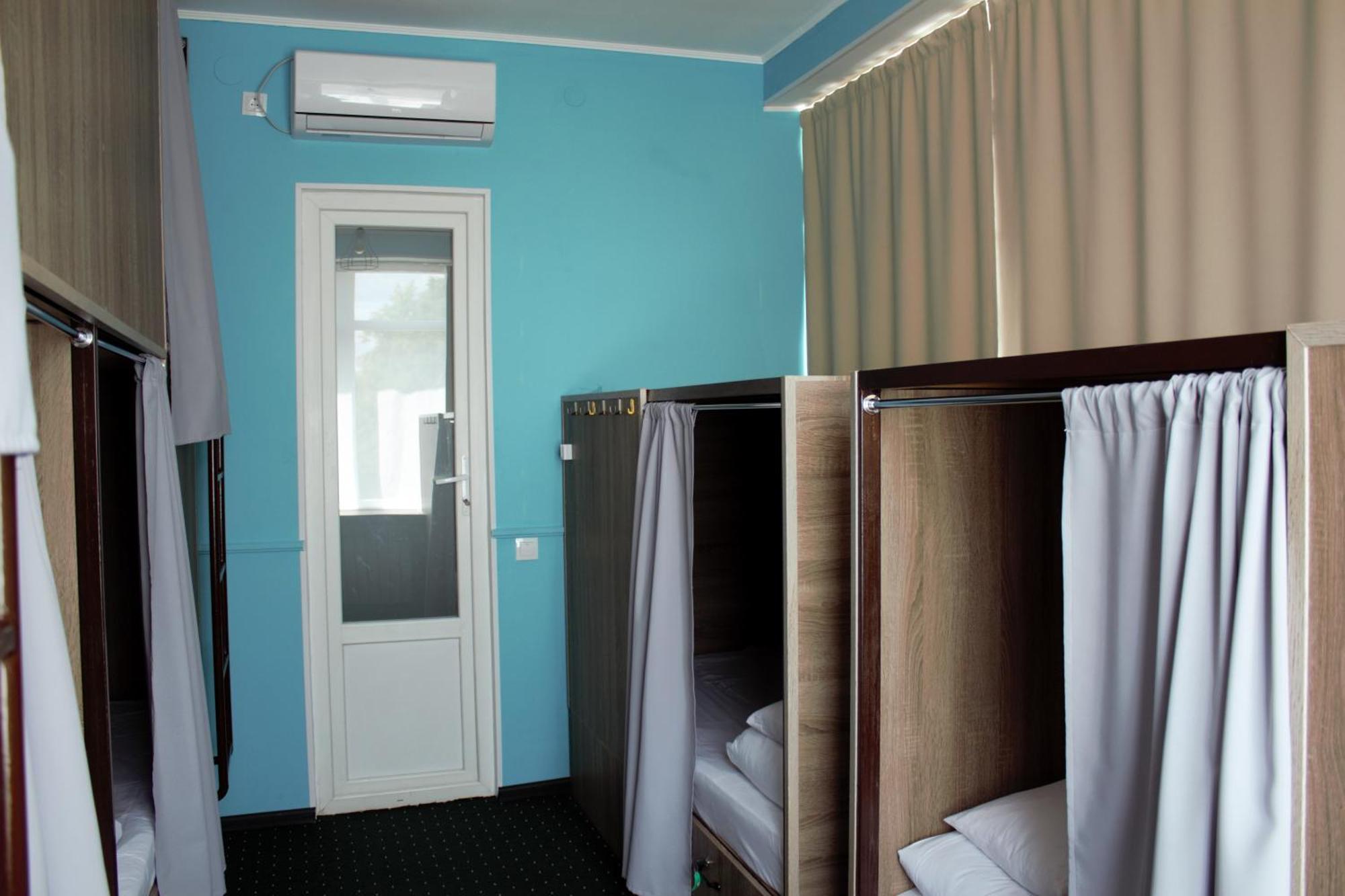 All Eyes Hostel Каменец-Подольский Экстерьер фото
