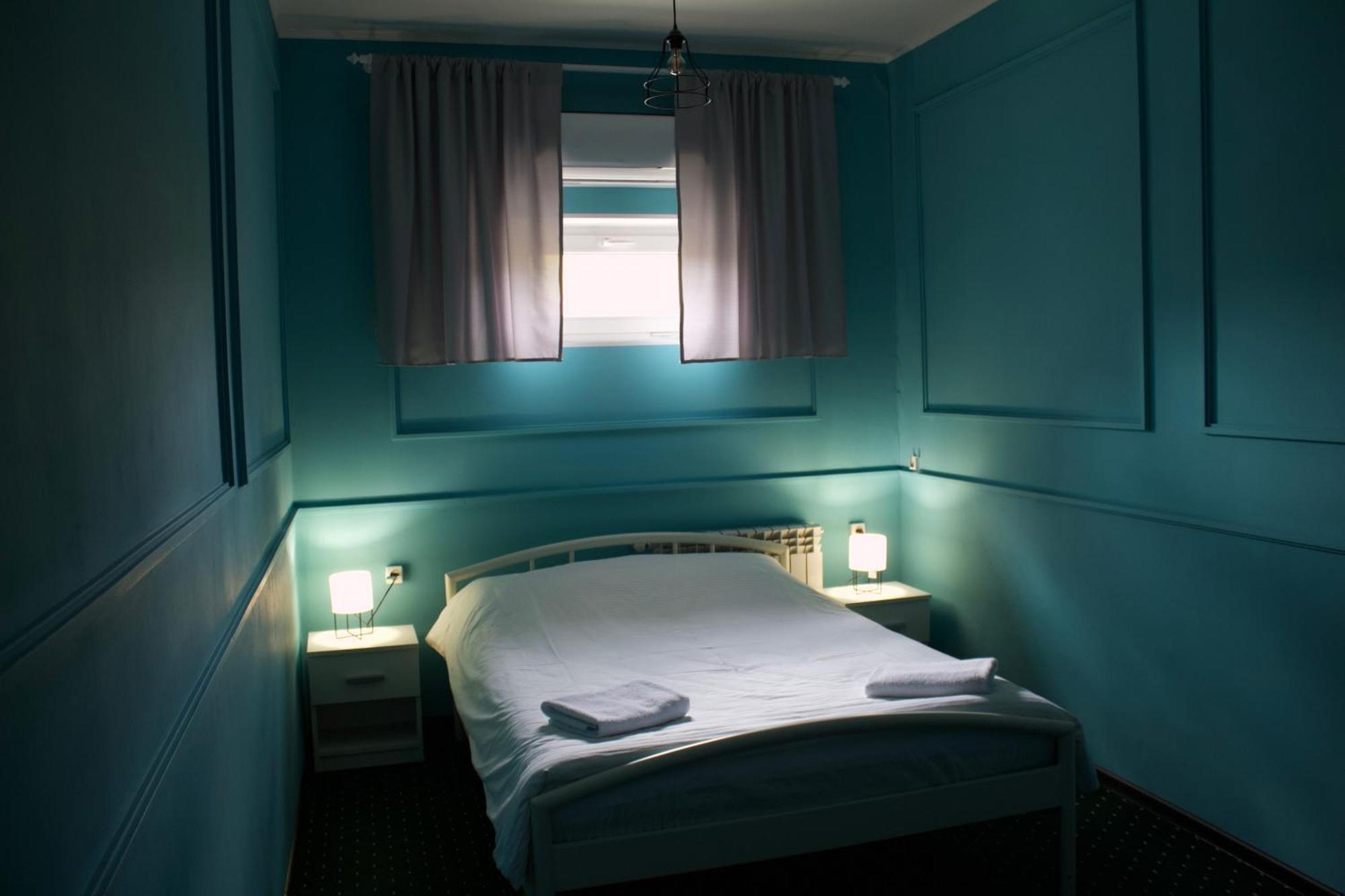 All Eyes Hostel Каменец-Подольский Экстерьер фото