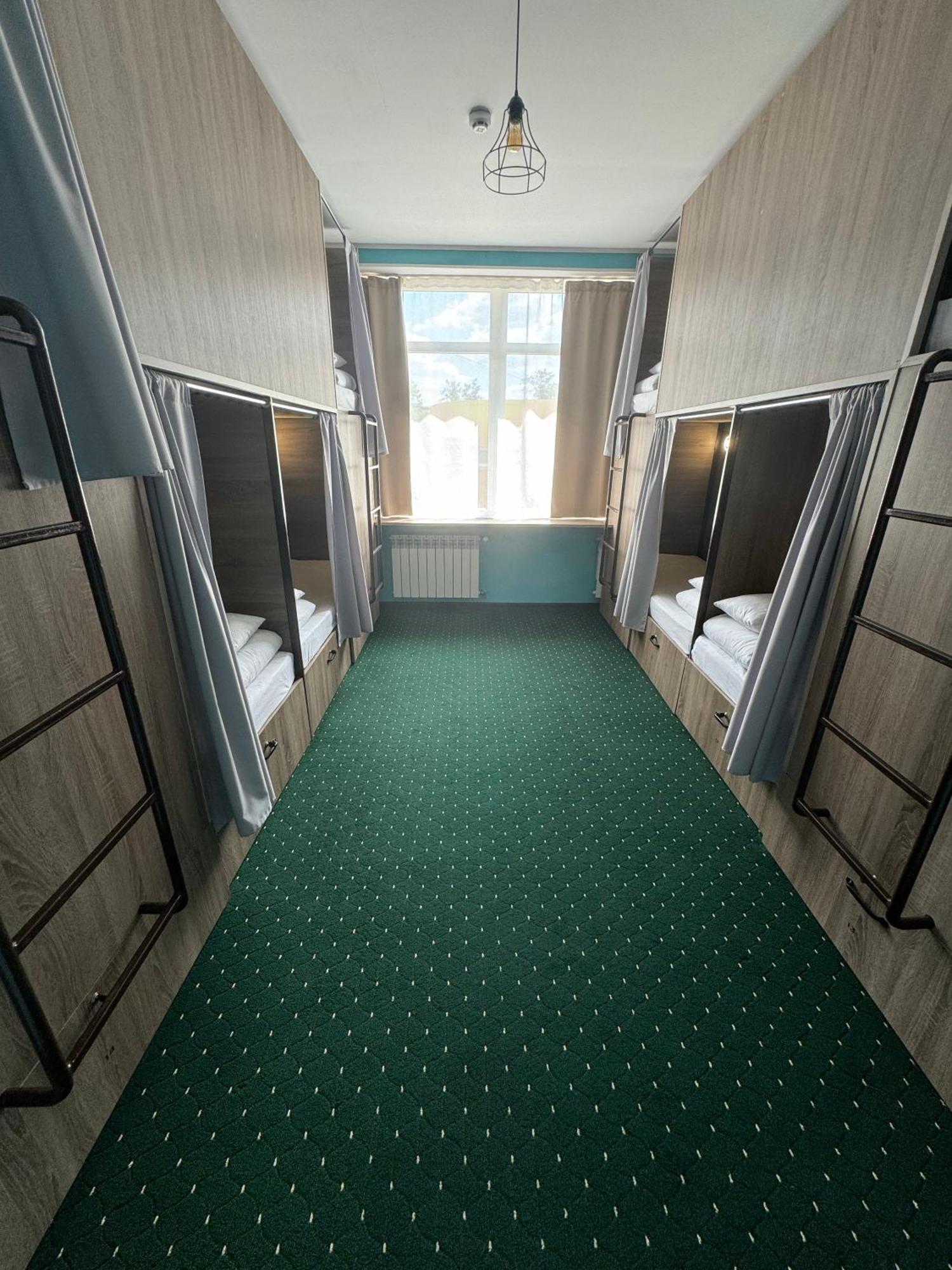 All Eyes Hostel Каменец-Подольский Экстерьер фото