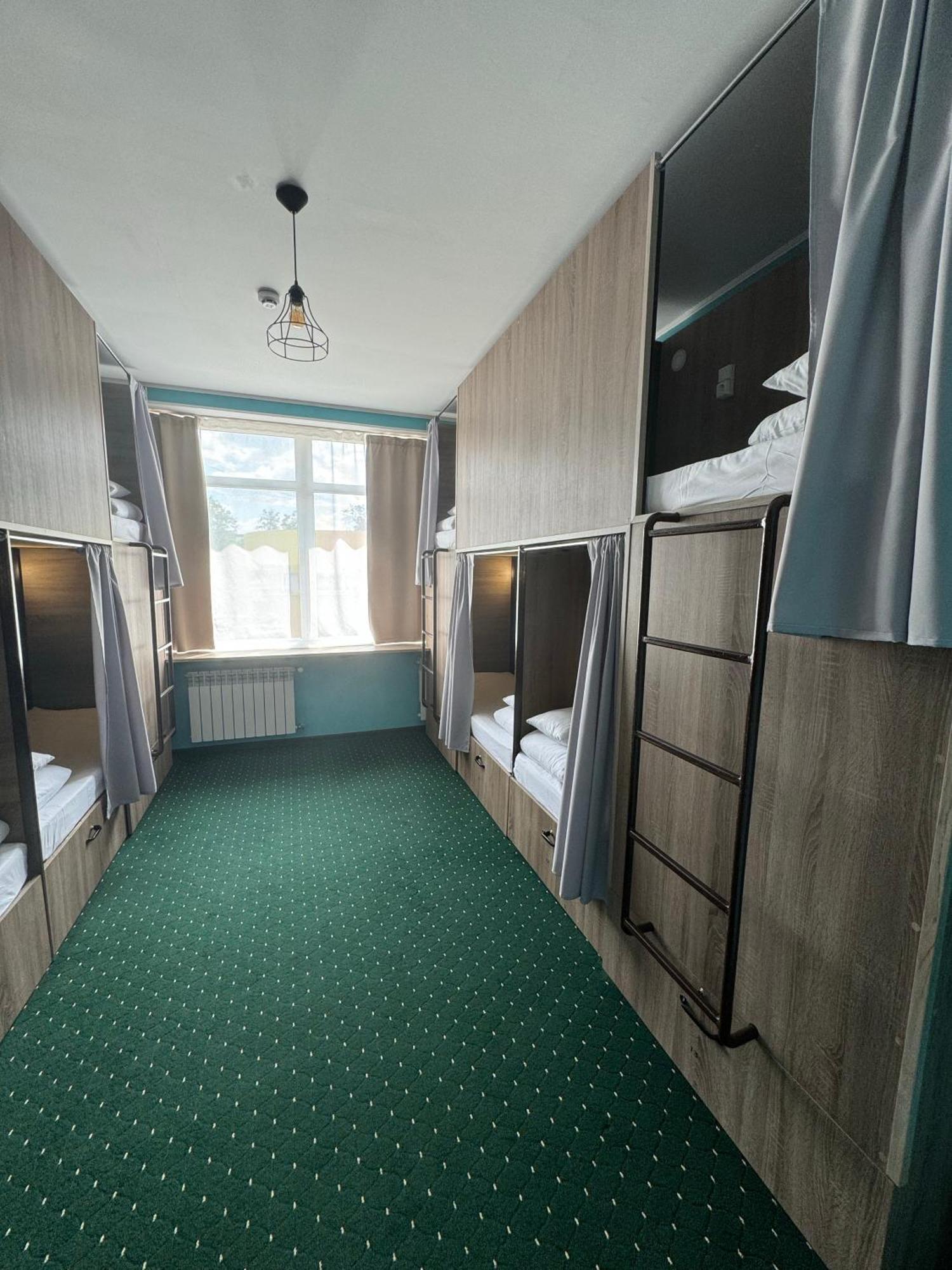 All Eyes Hostel Каменец-Подольский Экстерьер фото