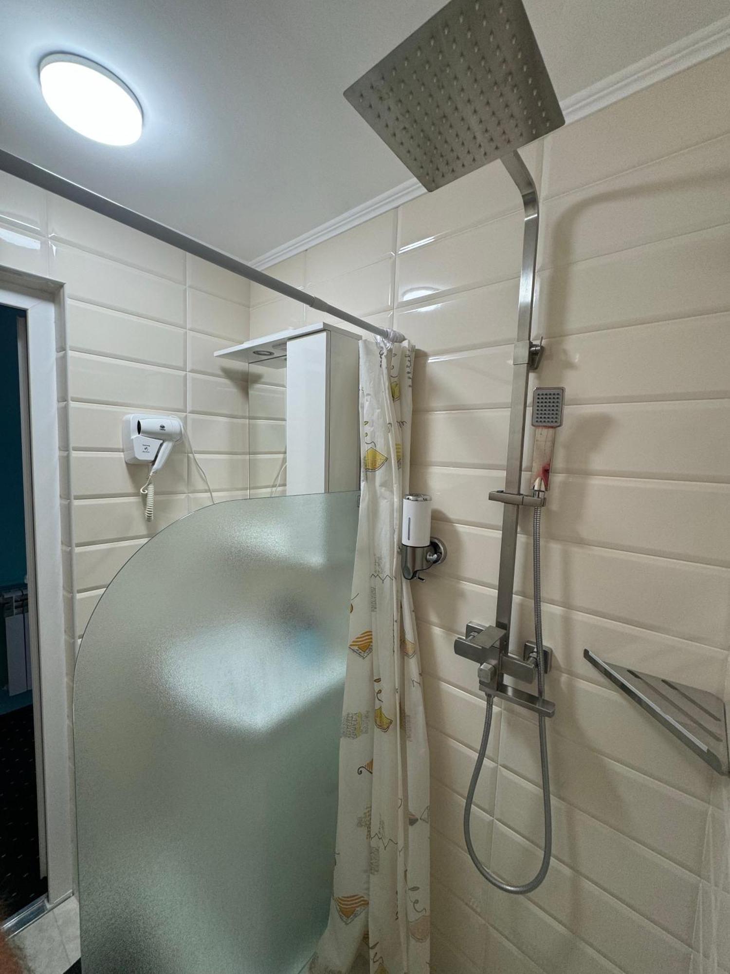All Eyes Hostel Каменец-Подольский Экстерьер фото