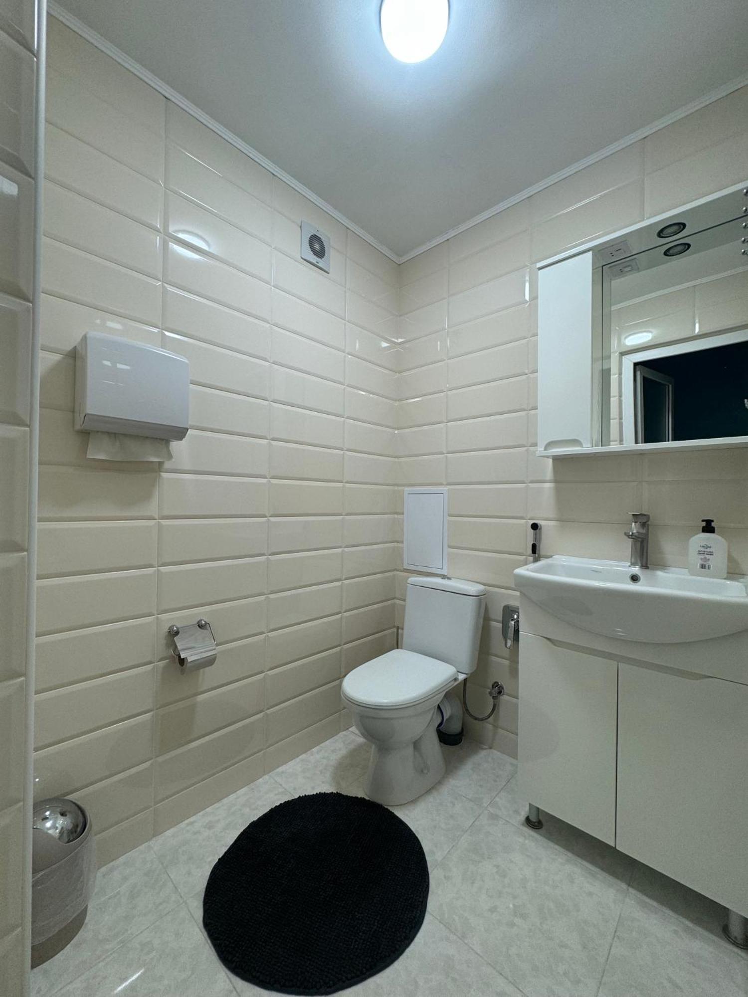 All Eyes Hostel Каменец-Подольский Экстерьер фото